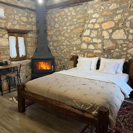 Traditional Stone Guesthouse Agios Ioannis  ภายนอก รูปภาพ
