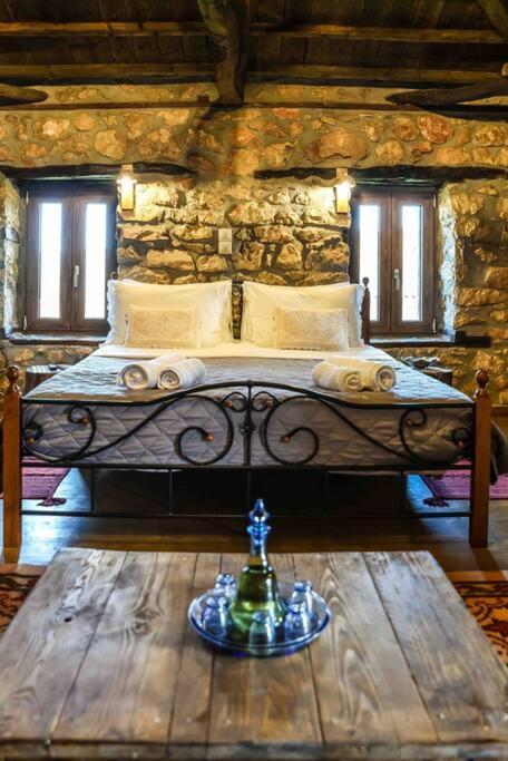 Traditional Stone Guesthouse Agios Ioannis  ภายนอก รูปภาพ